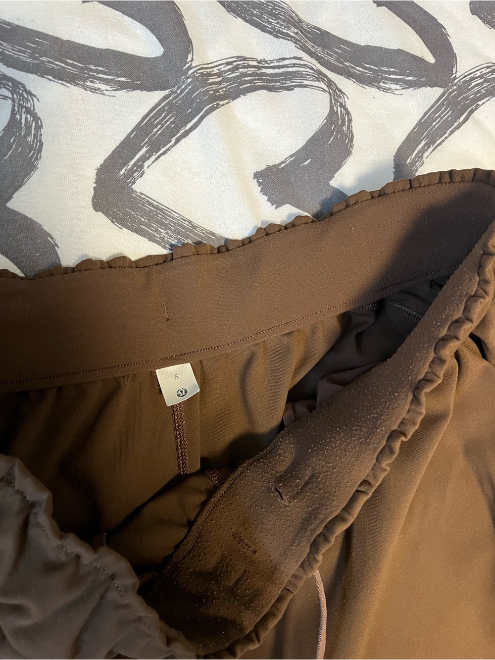 Lululemon pants - Picture 3 of 8